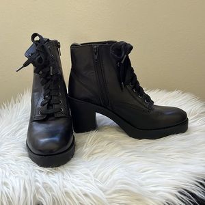 Steve Madden Mackelle Black Platform Leather Heeled Combat Boots Size 8